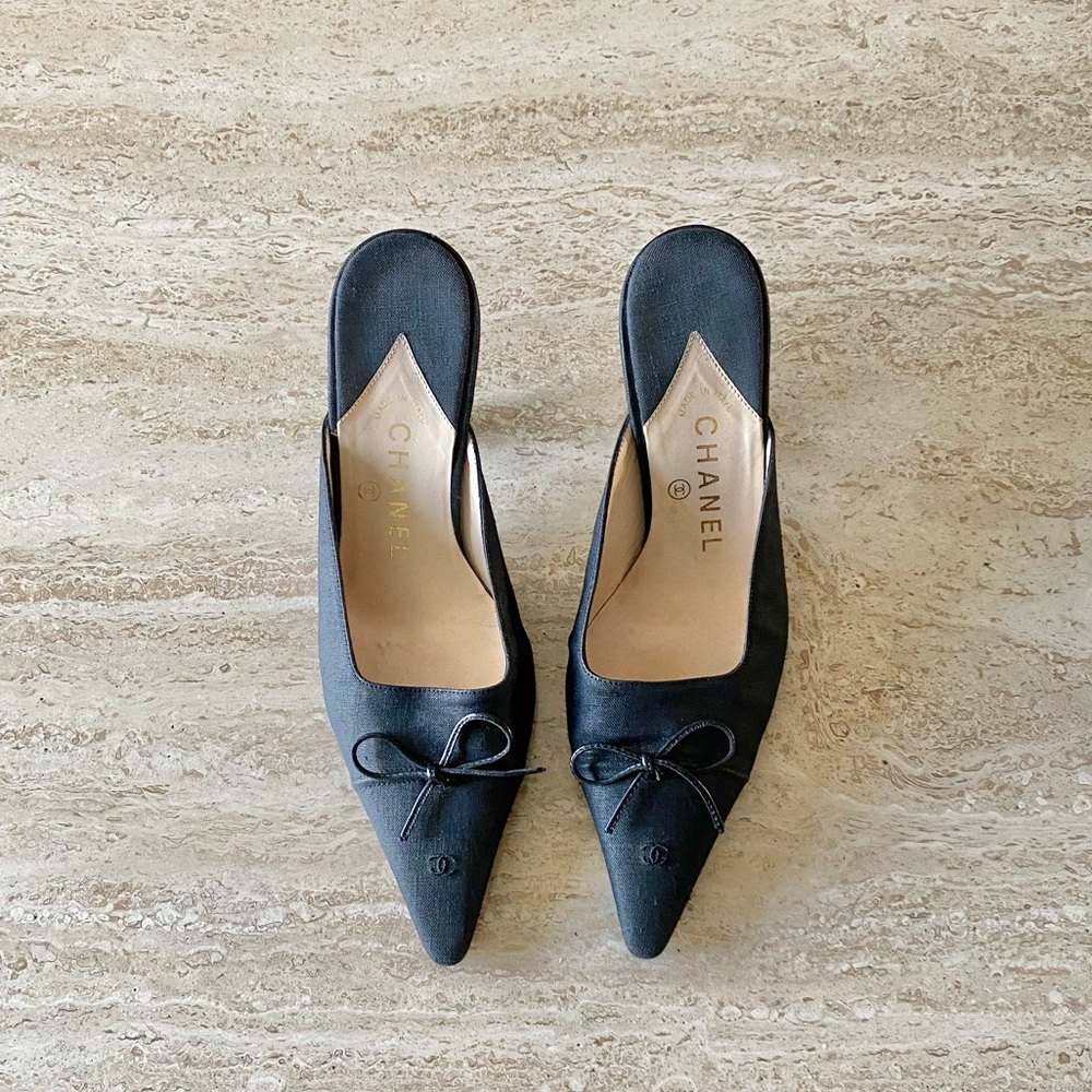 Vintage Chanel Linen CC Bow Mule Heels